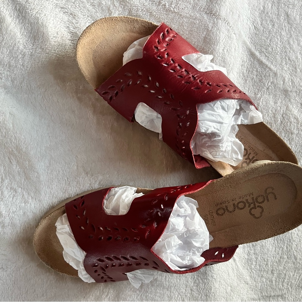 Yokono red leather wedge sandals